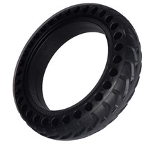 Pneu noir plein anti crevaison